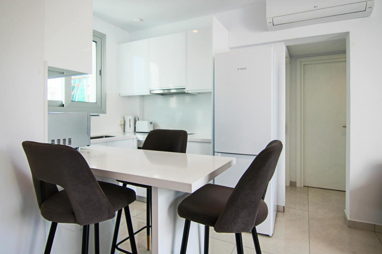 Appartamento Phaedrus Living - Seaside Executive Flat Harbour 205 Paphos Esterno foto